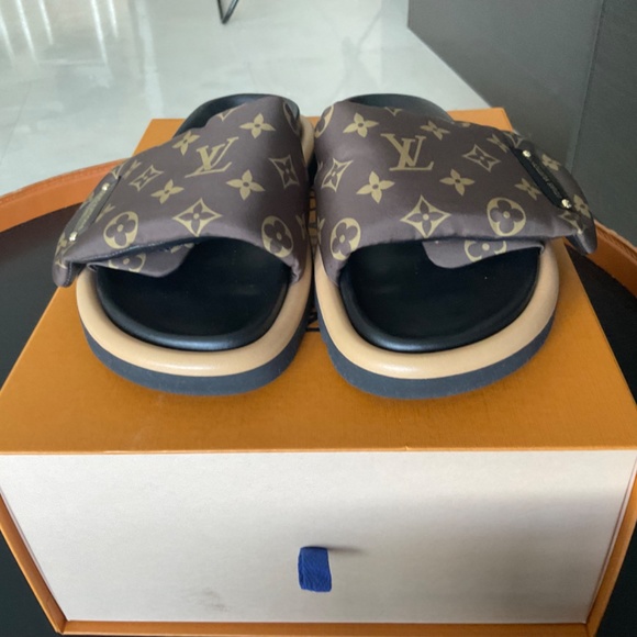 NEW Louis Vuitton Pool pillow Slippers - Picture 2 of 10